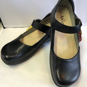 Alegria non-slip Mary Janes